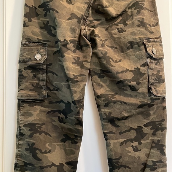 Fashionnova Camo Joggers Unisex Size M - Picture 16 of 16